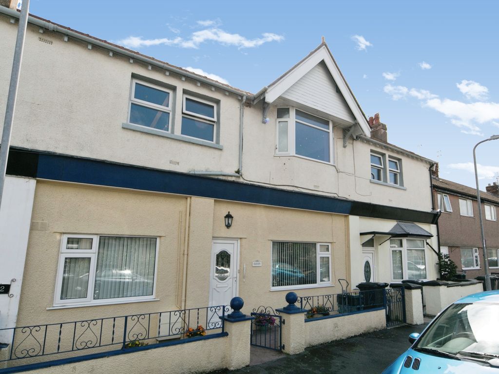 2 bed flat for sale in Knowles Road, Llandudno, Conwy LL30, £75,000 Zoopla