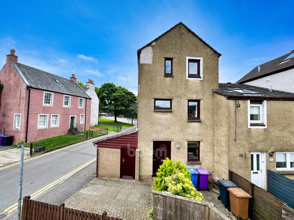 3 bed town house for sale in Bellmans Close, Beith KA15, £125,000 Zoopla