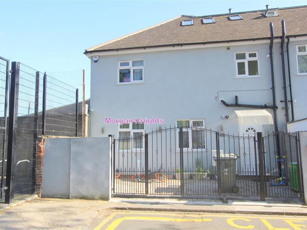 3 bed end terrace house for sale in Verona Road, Forest Gate E7 Zoopla