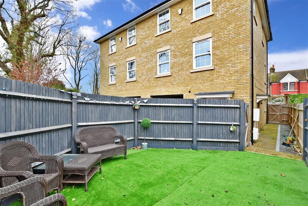 3 bed town house for sale in Halfway Road, Halfway, Sheerness, Kent