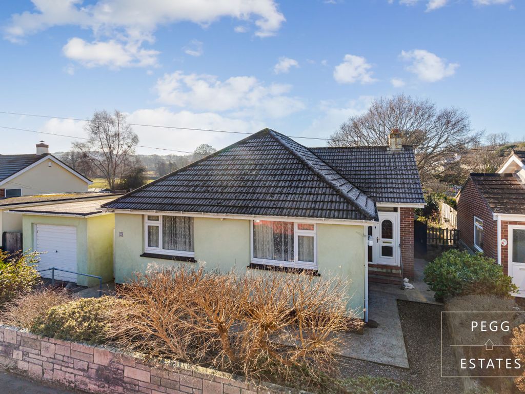 2 bed bungalow for sale in Weavers Way, Kingskerswell, Newton Abbot