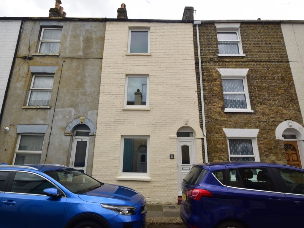 3 bed terraced house to rent in Tower Hill, Dover CT17, £1,250 pcm Zoopla