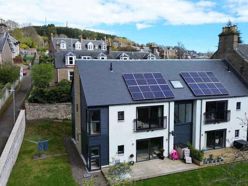 2 bed flat for sale in Rankine Street, Dundee DD3, £149,995 Zoopla