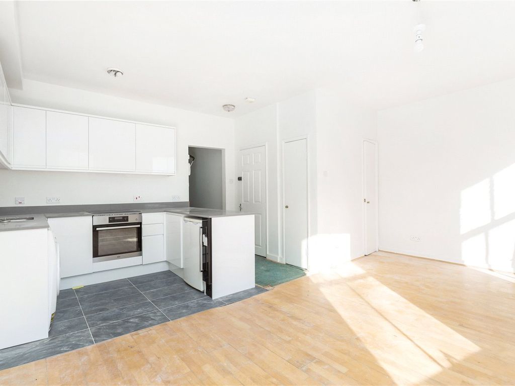 2 bed flat to rent in Princes Square, London W2 Zoopla