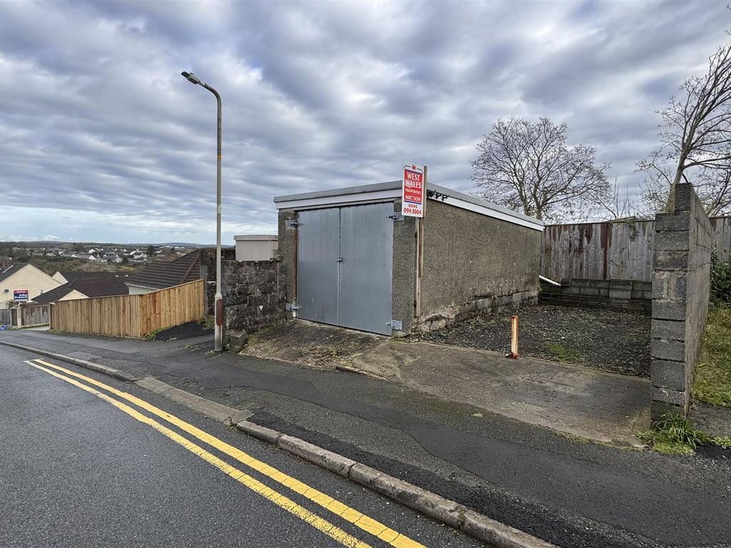 Property for sale in Highlands Avenue, Haverfordwest SA61, £18,500 Zoopla