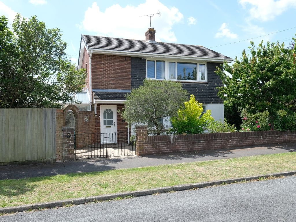 3 bed detached house for sale in Beverley Road, Dibden Purlieu SO45, £