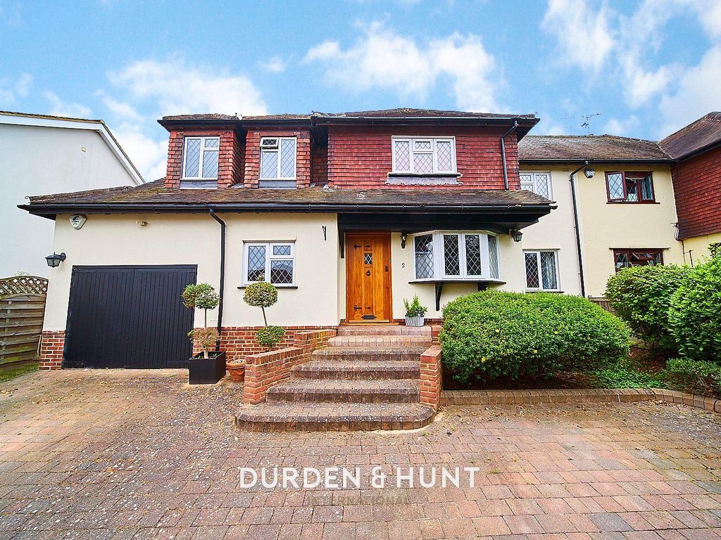 5 bed semidetached house for sale in Mount Pleasant Road, Chigwell IG7