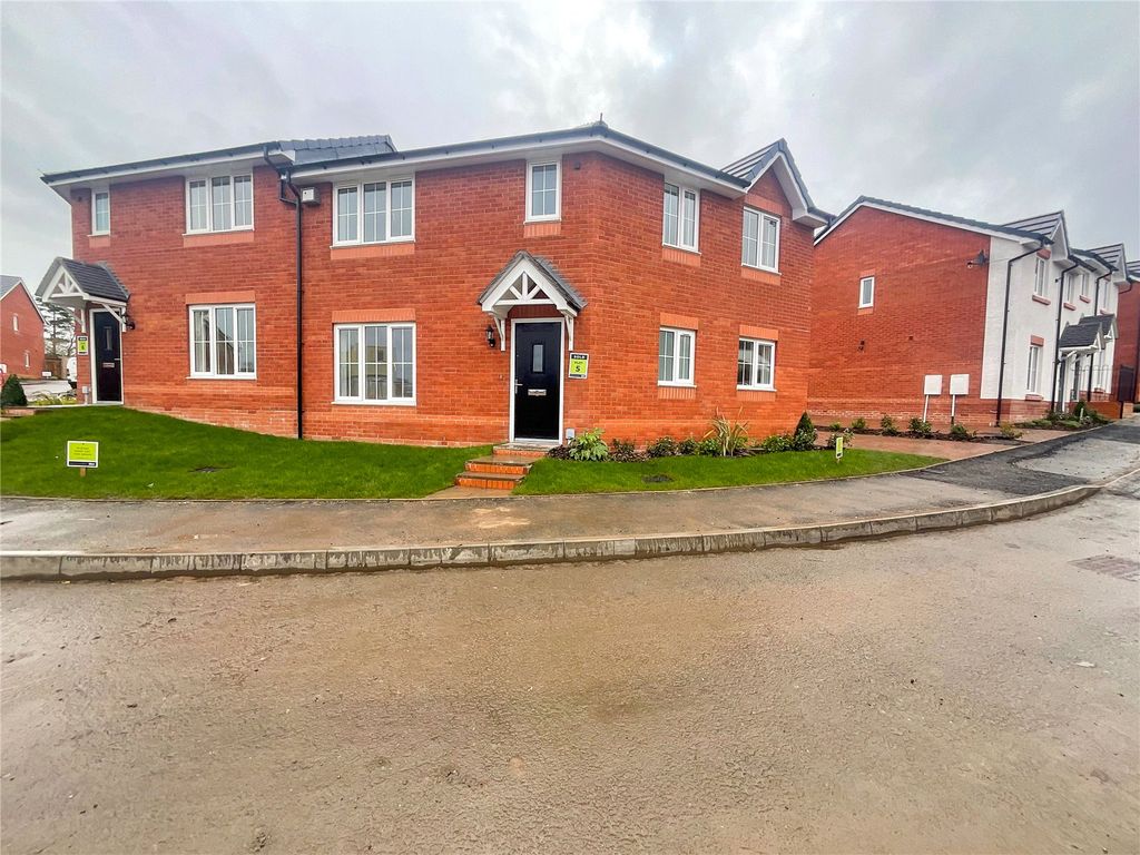 3 bed semidetached house to rent in Dere Close, Two Gates, Tamworth