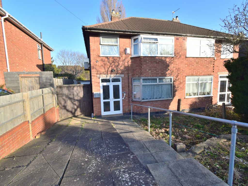 3 bed semidetached house for sale in Chestnut Avenue, Leicester LE5