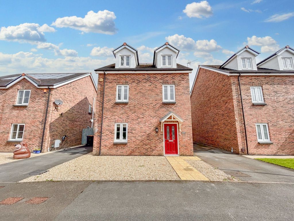 4 bed detached house for sale in Sol Invictus Place, Caerleon NP18, £