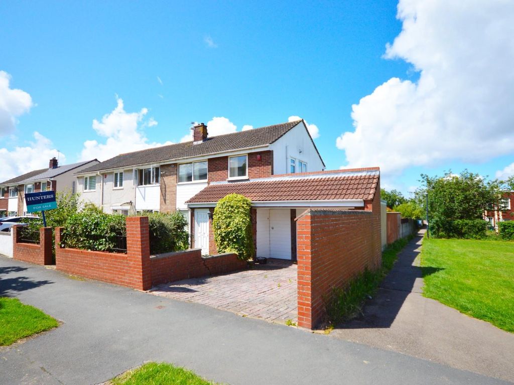 3 bed semidetached house for sale in Stockwood Road, Stockwood