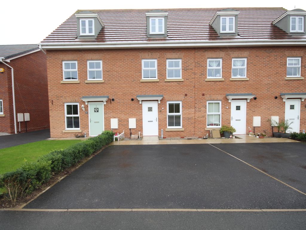 4 bed town house for sale in Hazelmere Avenue, Buckshaw Village, Chorley PR7, £225,000 Zoopla