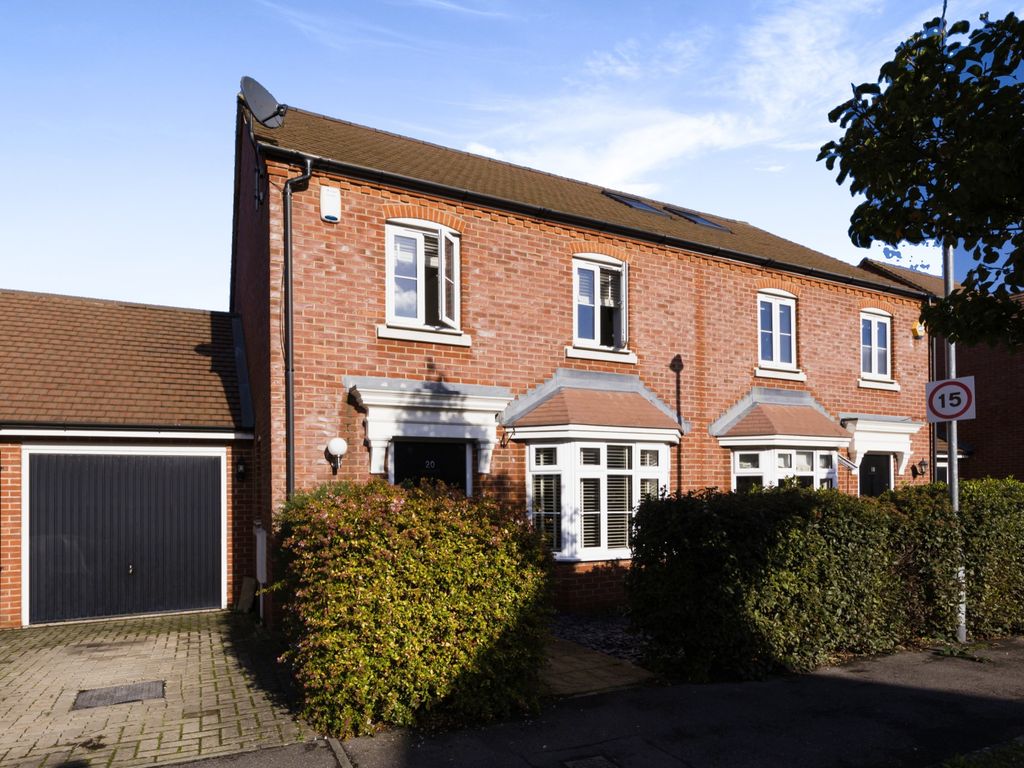 3 bed semidetached house for sale in Waratah Drive, Chislehurst BR7