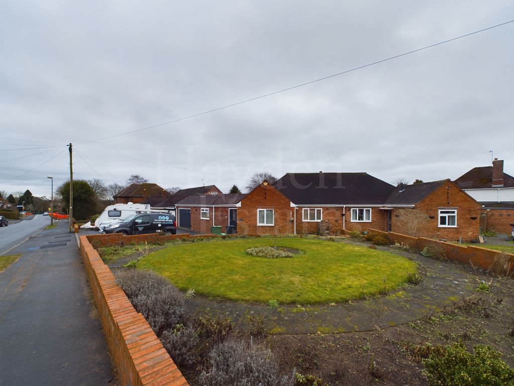 2 bed semidetached bungalow for sale in Heath Farm Road, Stourbridge, West Midlands DY8, £