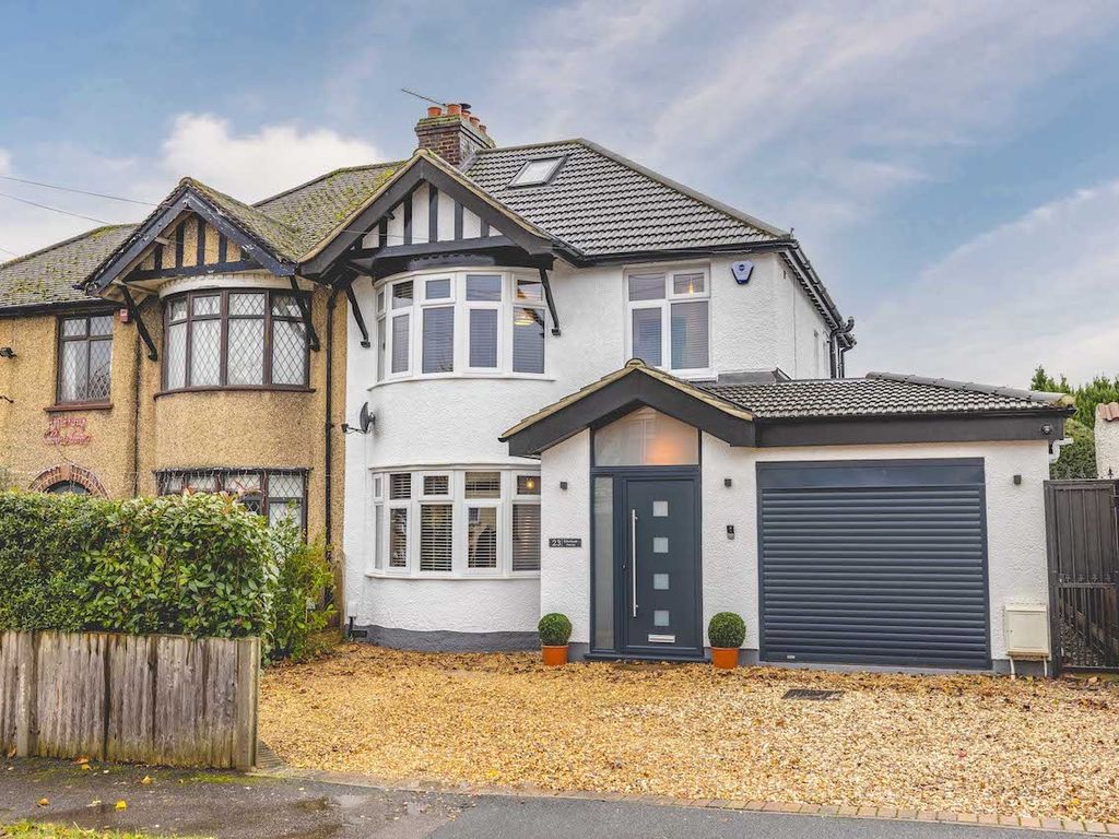 4 bed semidetached house for sale in Westlands Avenue, Burnham SL1, £