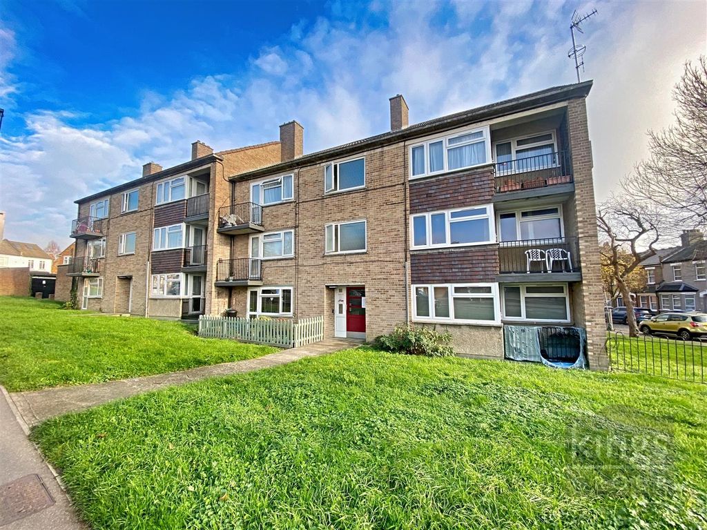 Studio for sale in Brigadier Hill, Enfield EN2 Zoopla