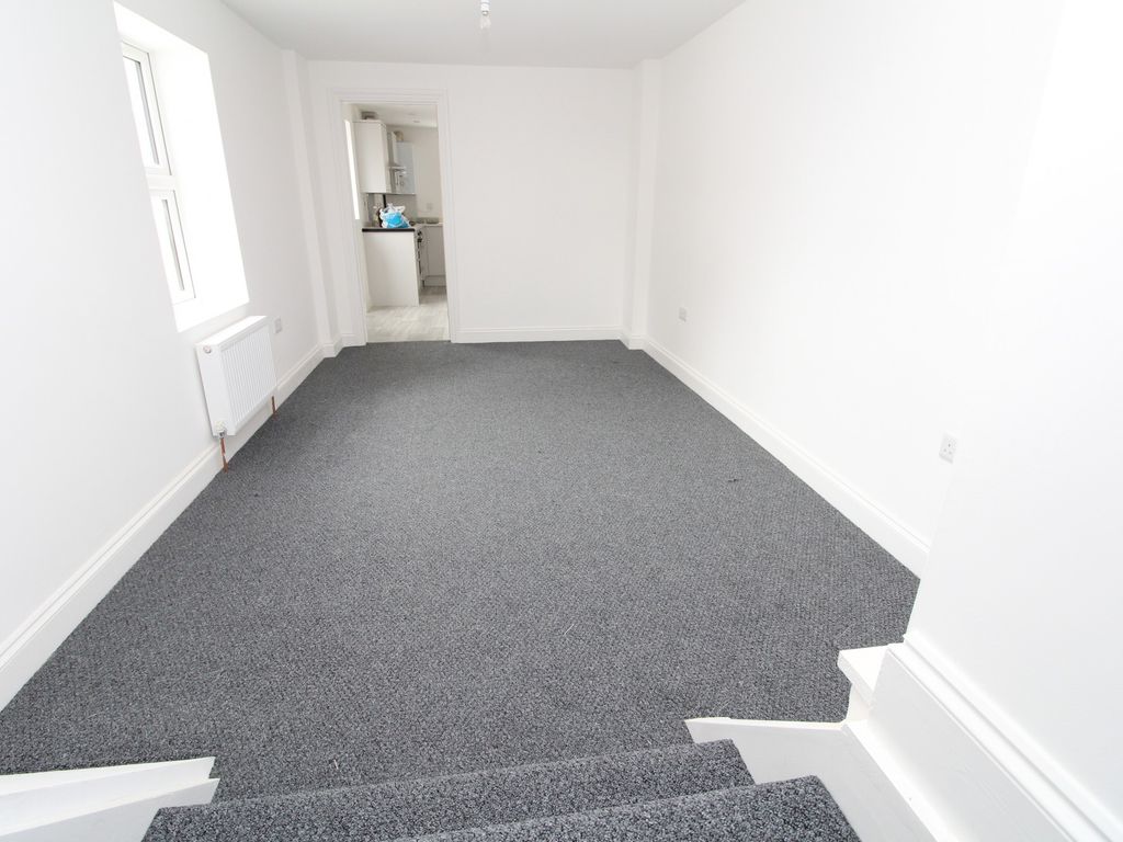 2 bed flat to rent in Eglinton Hill, Woolwich SE18 Zoopla