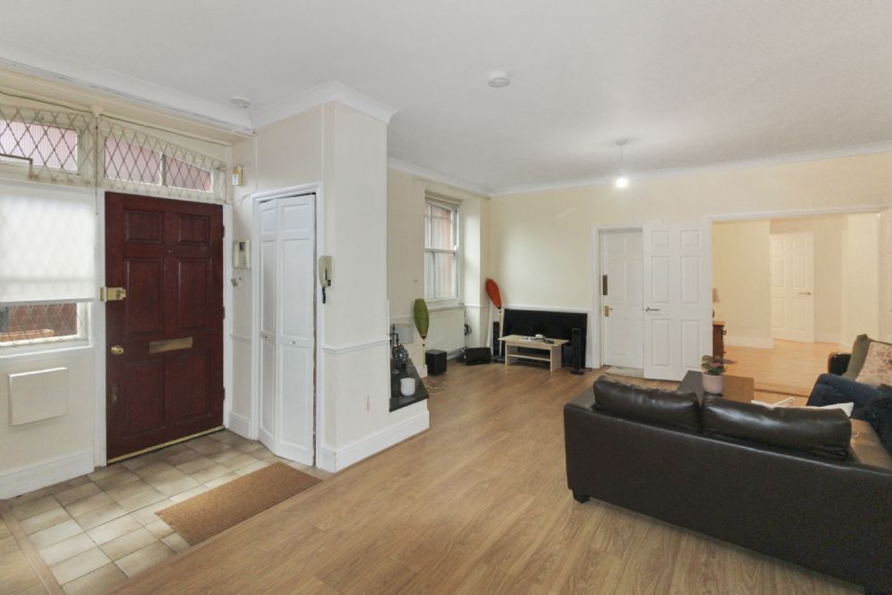 Moscow Road, London W2