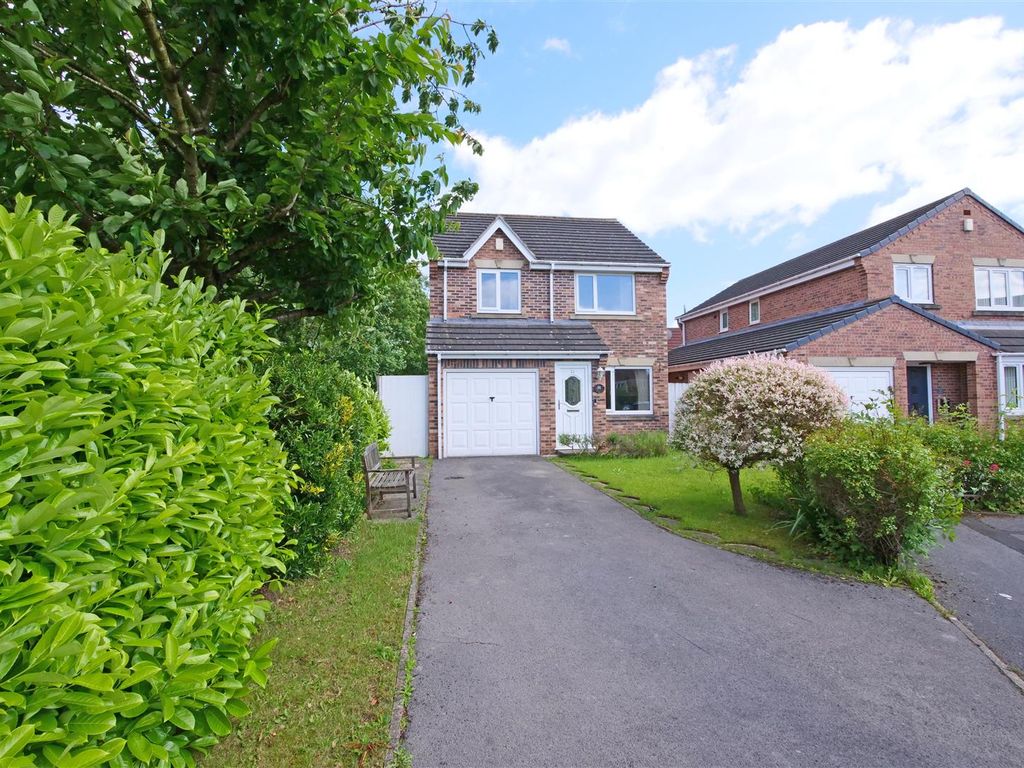 3 bed detached house for sale in Headley Close, York YO30, £340,000