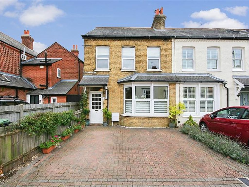 2 bed end terrace house for sale in Hemnall Street, Epping, Essex CM16