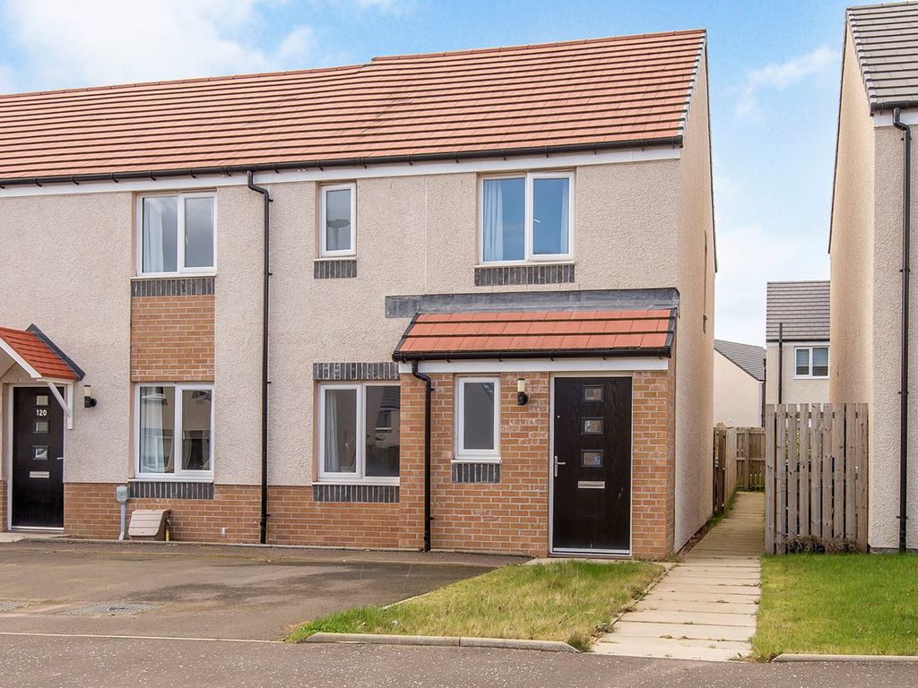 3 bed end terrace house for sale in Seggie Drive, Guardbridge, St