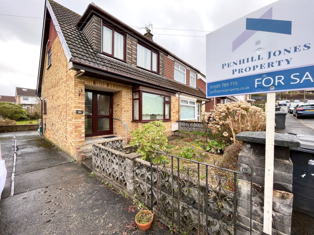 3 bed semidetached house for sale in Hillside, Aberdare, Mid