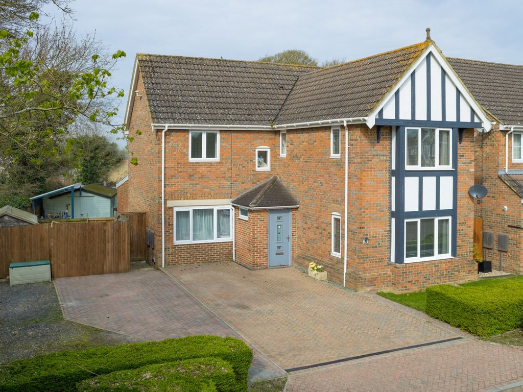 4 bed detached house for sale in Haywain Close, Kingsnorth, Ashford