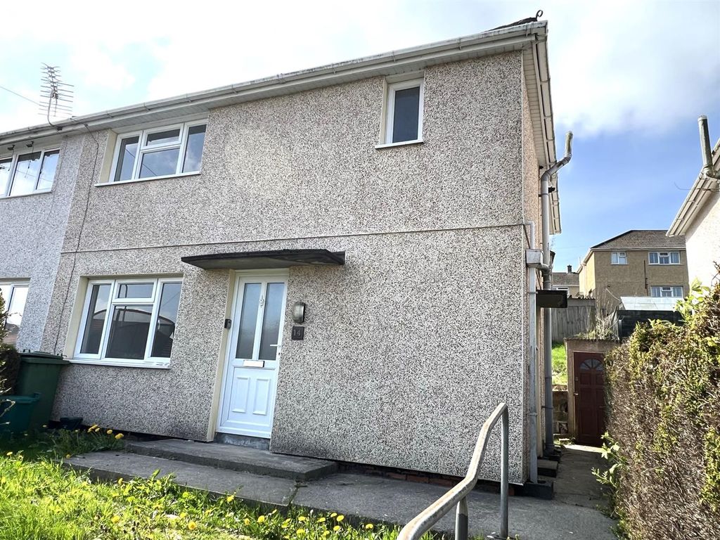 3 bed property to rent in Clydach Close, Glyncoch, Pontypridd CF37 Zoopla