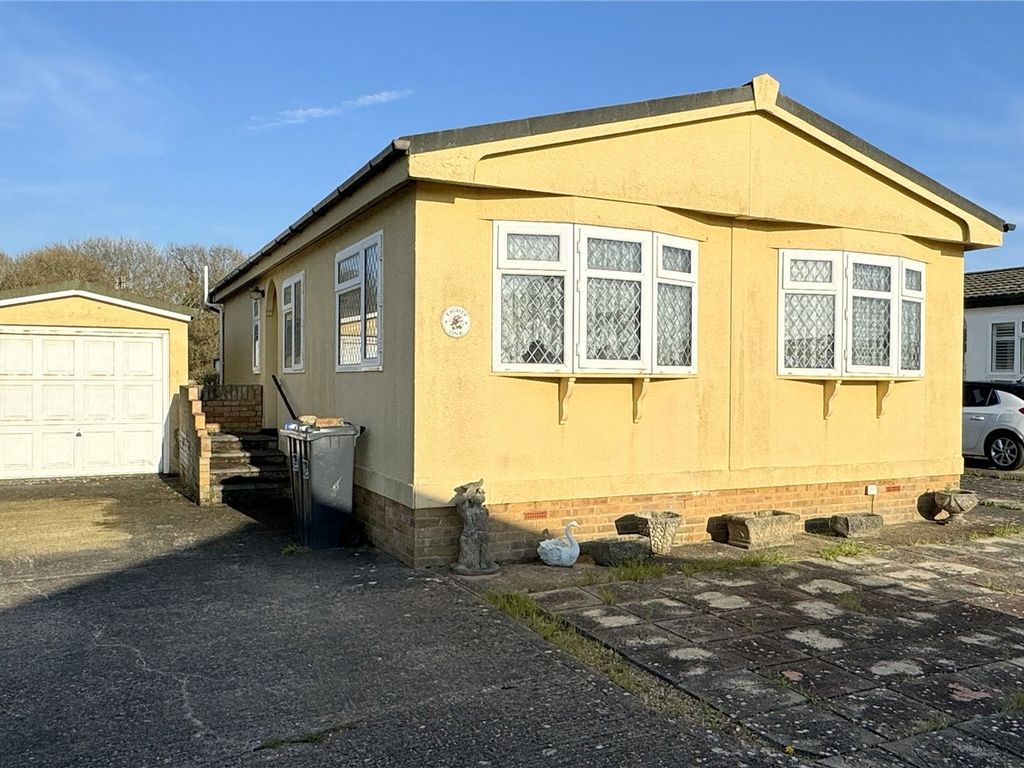 2 bed mobile/park home for sale in Willowbrook Park, Lancing, West