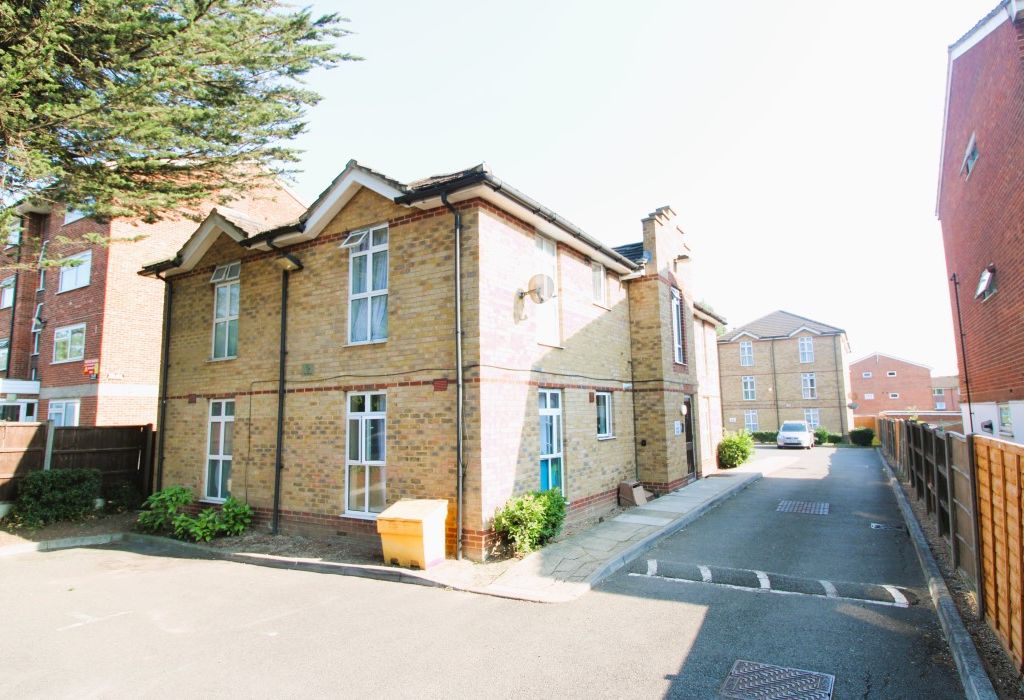 1 bed flat for sale in Church Road, Northolt UB5 Zoopla
