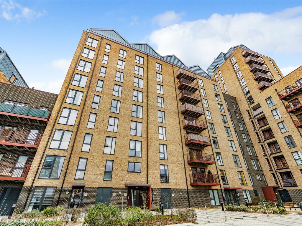 3 bed flat for sale in Greenwich High Road, London SE10 - Zoopla