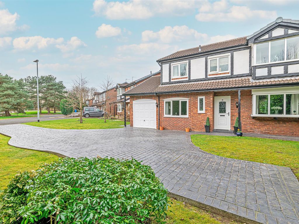 4 bed detached house for sale in Penmark Close, Callands, Warrington