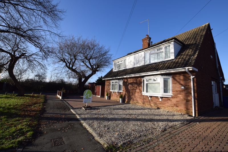 3 bed semidetached house for sale in Wheatley Road, Corringham