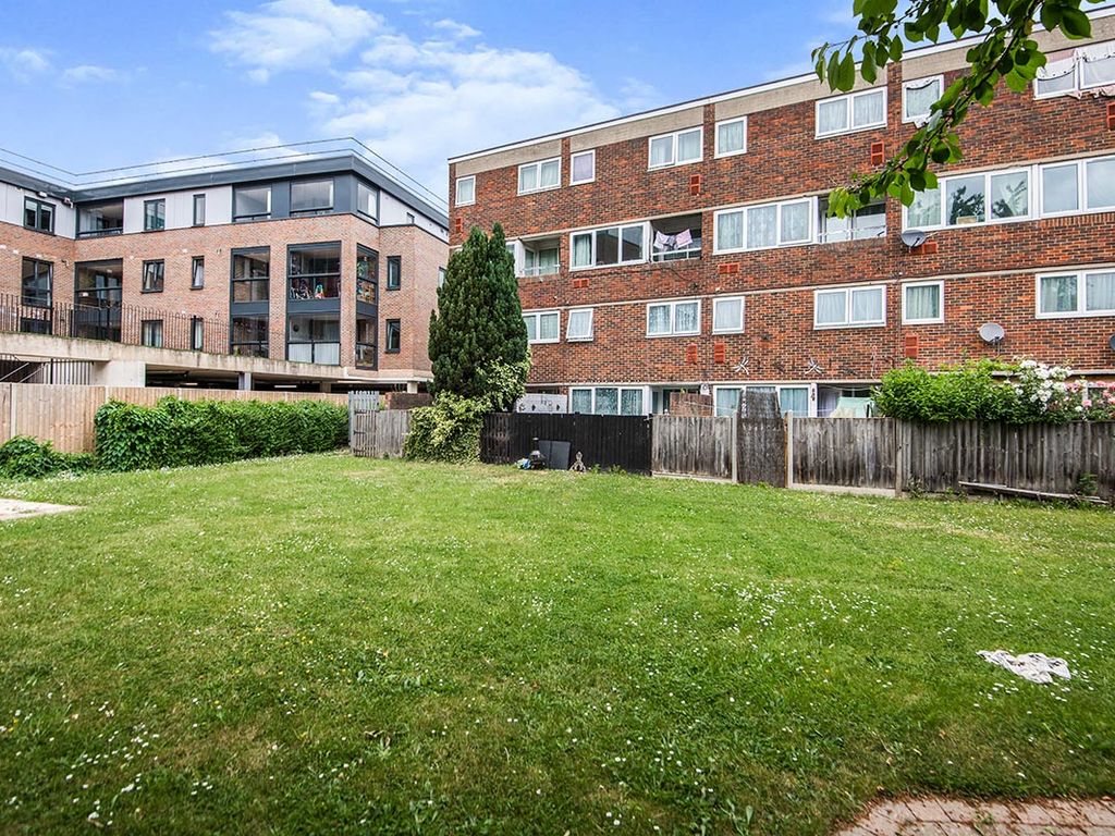 Sycamore Court, Barrack Road, Hounslow TW4  