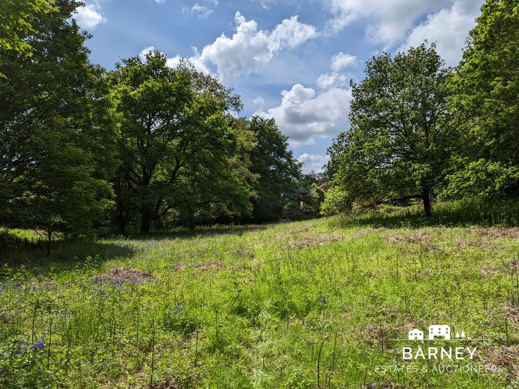 Land for sale in Chamberlains Meadow, Hook RG27 Zoopla