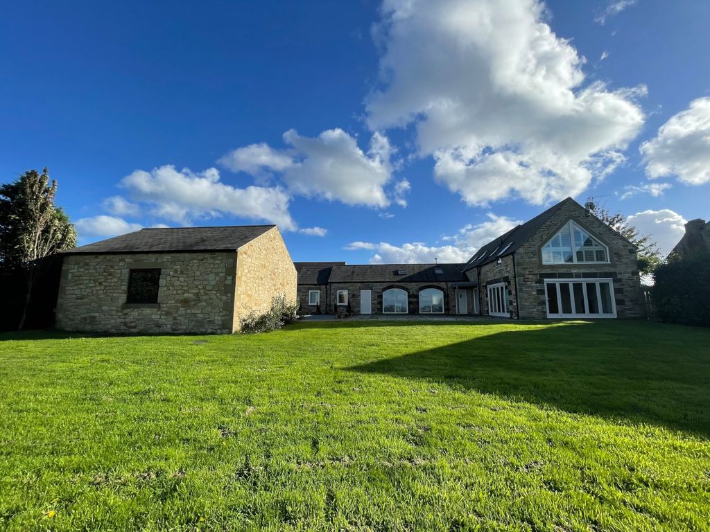 5 bed detached house to rent in Offerton, Sunderland, Tyne And Wear SR4