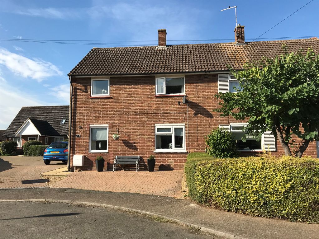 3 bed semidetached house for sale in Wantage Gardens, Little Paxton