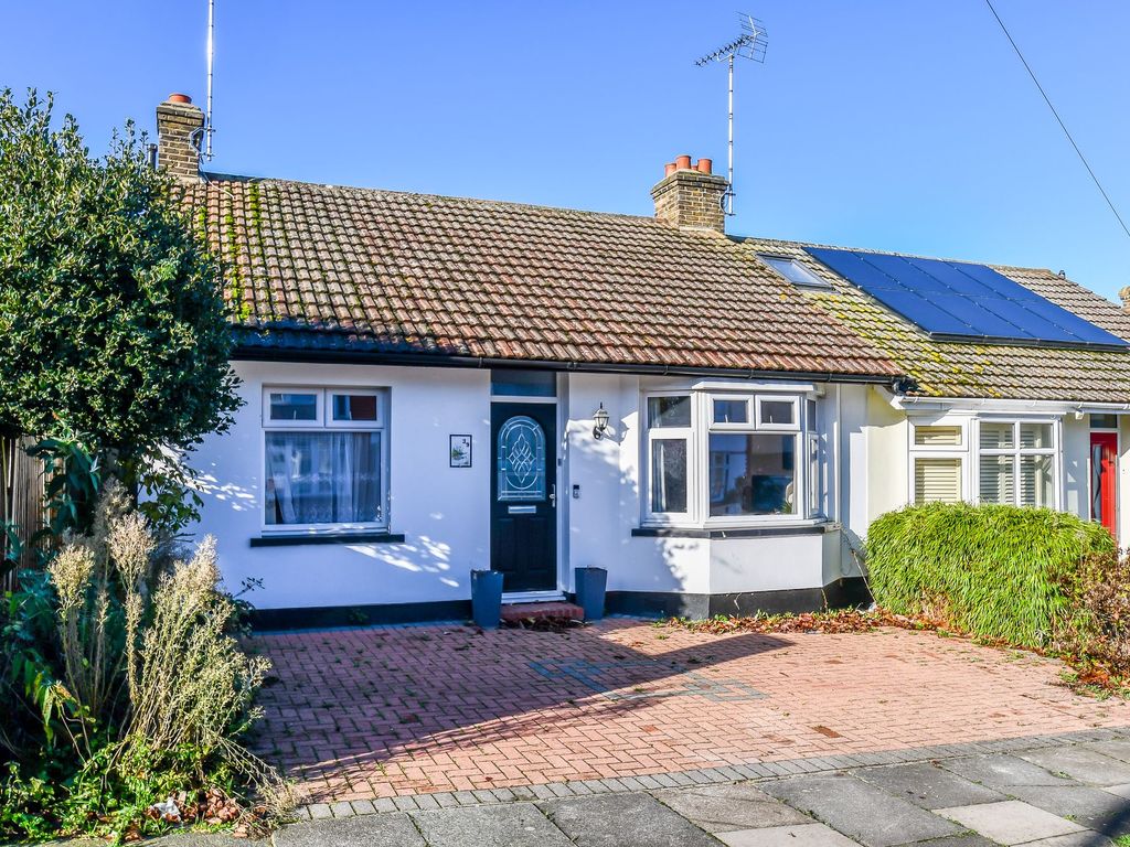 2 bed semidetached bungalow for sale in St. Clements Avenue, LeighOn