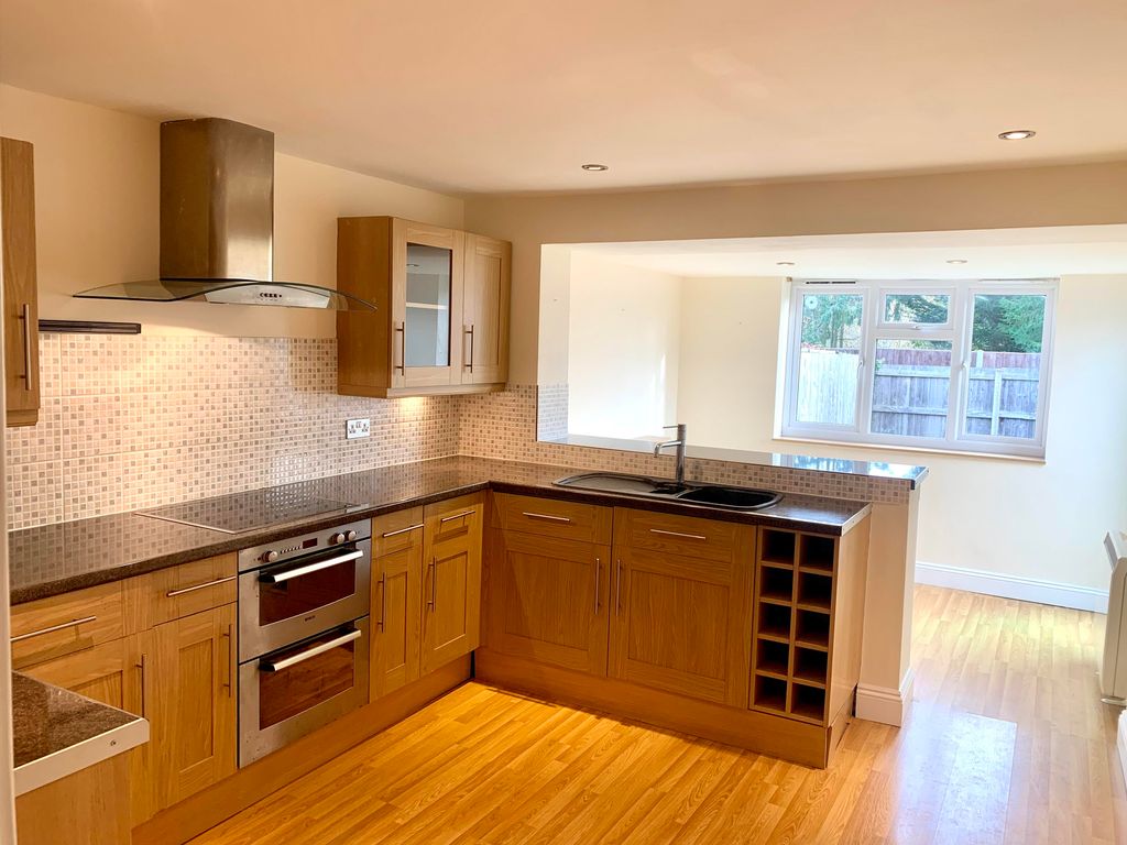 2 bed bungalow to rent in Linden Way, Haddenham, Ely CB6, £850 pcm Zoopla