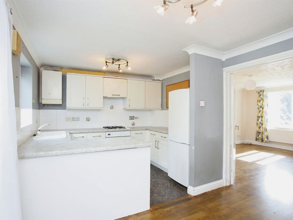 3 bed link detached house for sale in Clos Myddlyn, Beddau, Pontypridd