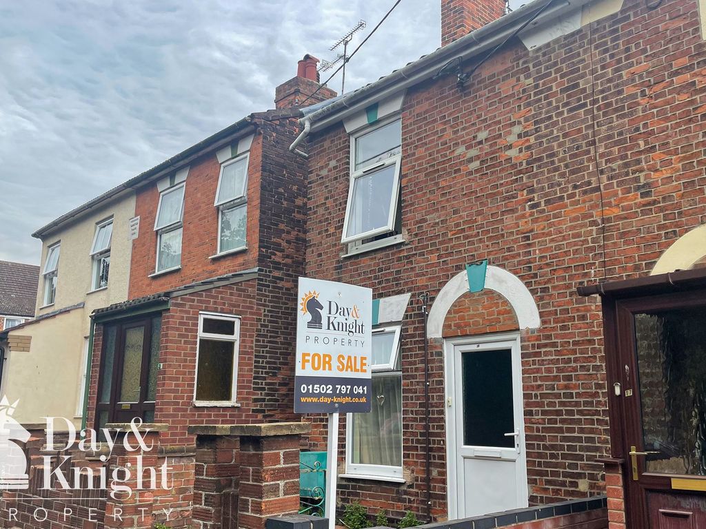 2 bed terraced house for sale in Caxton Road, Beccles NR34 Zoopla