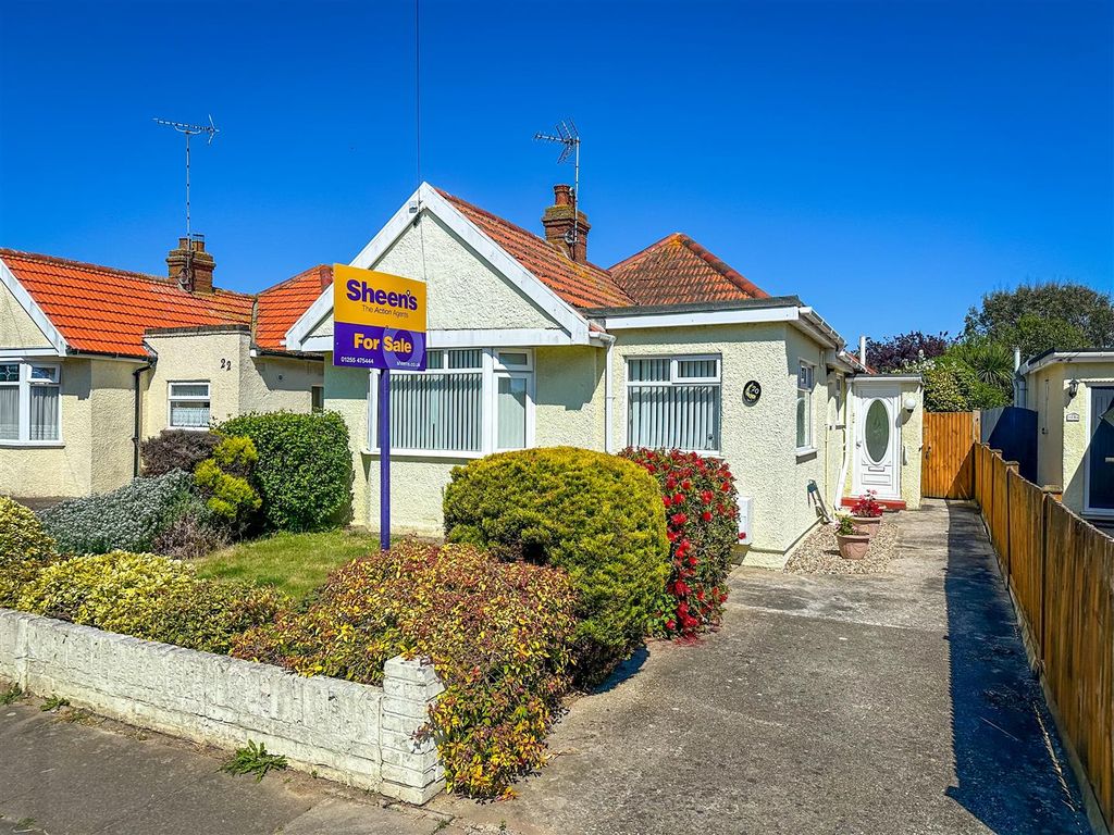 2 bed detached bungalow for sale in Primrose Road, HollandOnSea