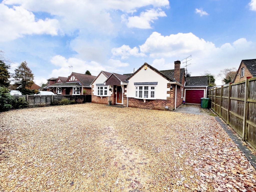 3 bed bungalow for sale in Darby Green Lane, Blackwater, Surrey GU17 Zoopla