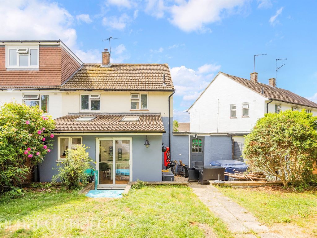 3 bed semidetached house for sale in Colman Way, Redhill RH1 Zoopla