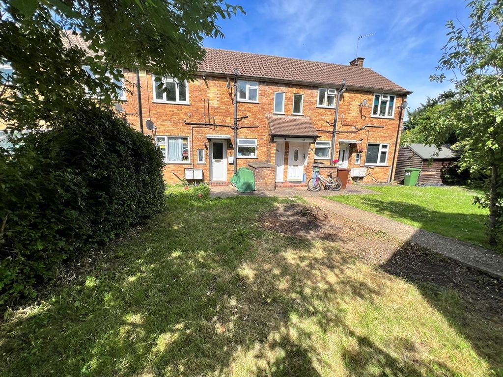 1 bed to rent in Great Slades, Potters Bar EN6, £1,200 pcm