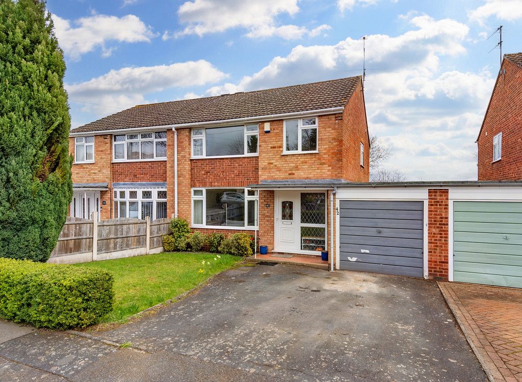 3 bed semidetached house for sale in Spinney Close, Kidderminster DY11
