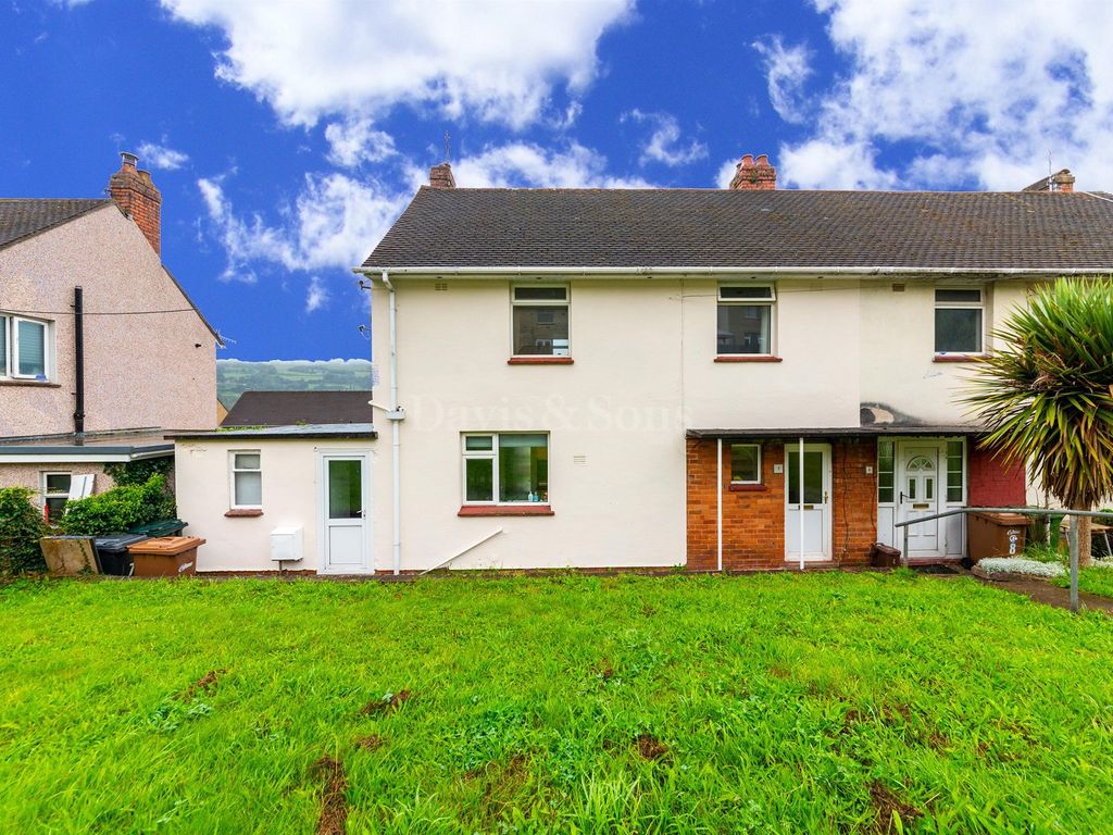 3 bed semidetached house for sale in Severn Close, Risca, Newport