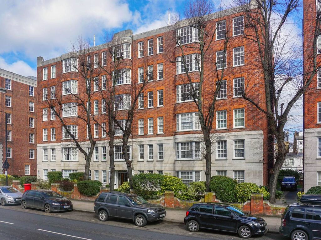 2 bed flat to rent in Buckingham Court, Notting Hill, London W11, £