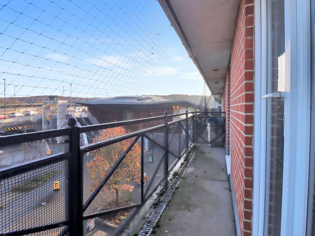 2 bed flat to rent in Chantry Close, Abbey Wood SE2, £1,650 pcm Zoopla