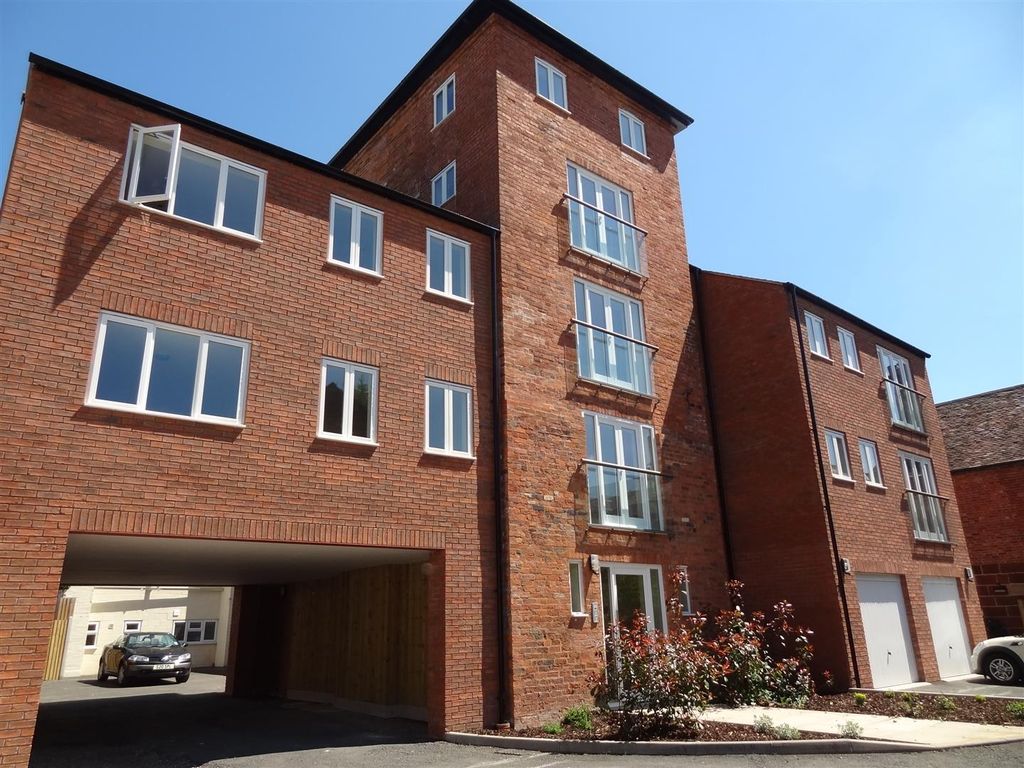 2 bed flat to rent in Noble Street, Wem, Shrewsbury SY4 Zoopla